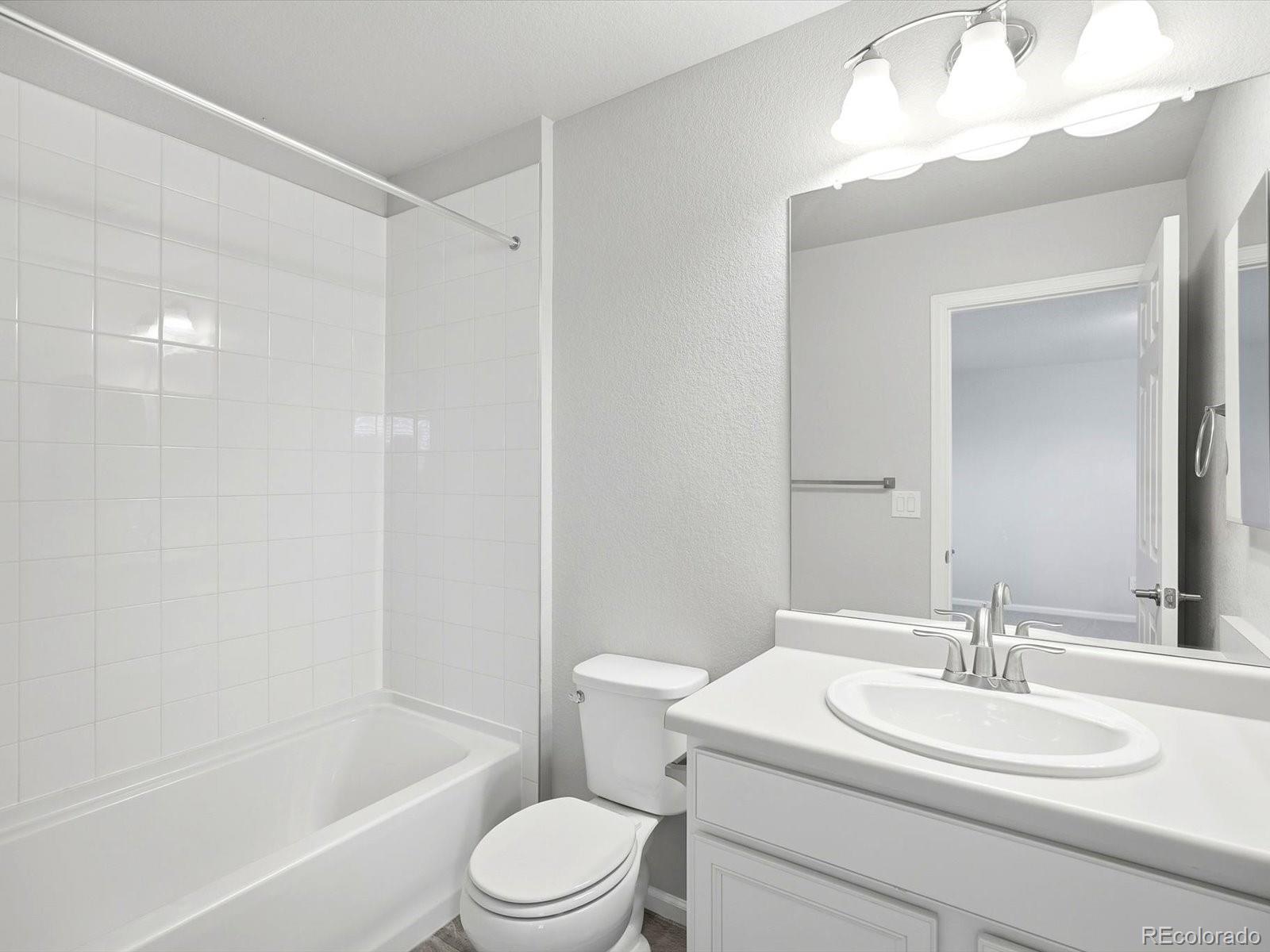 MLS Image #19 for 16035 e elk place,denver, Colorado