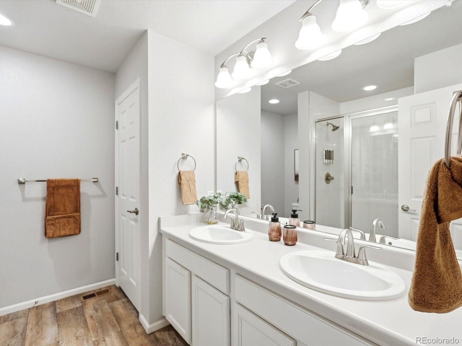 MLS Image #22 for 16035 e elk place,denver, Colorado
