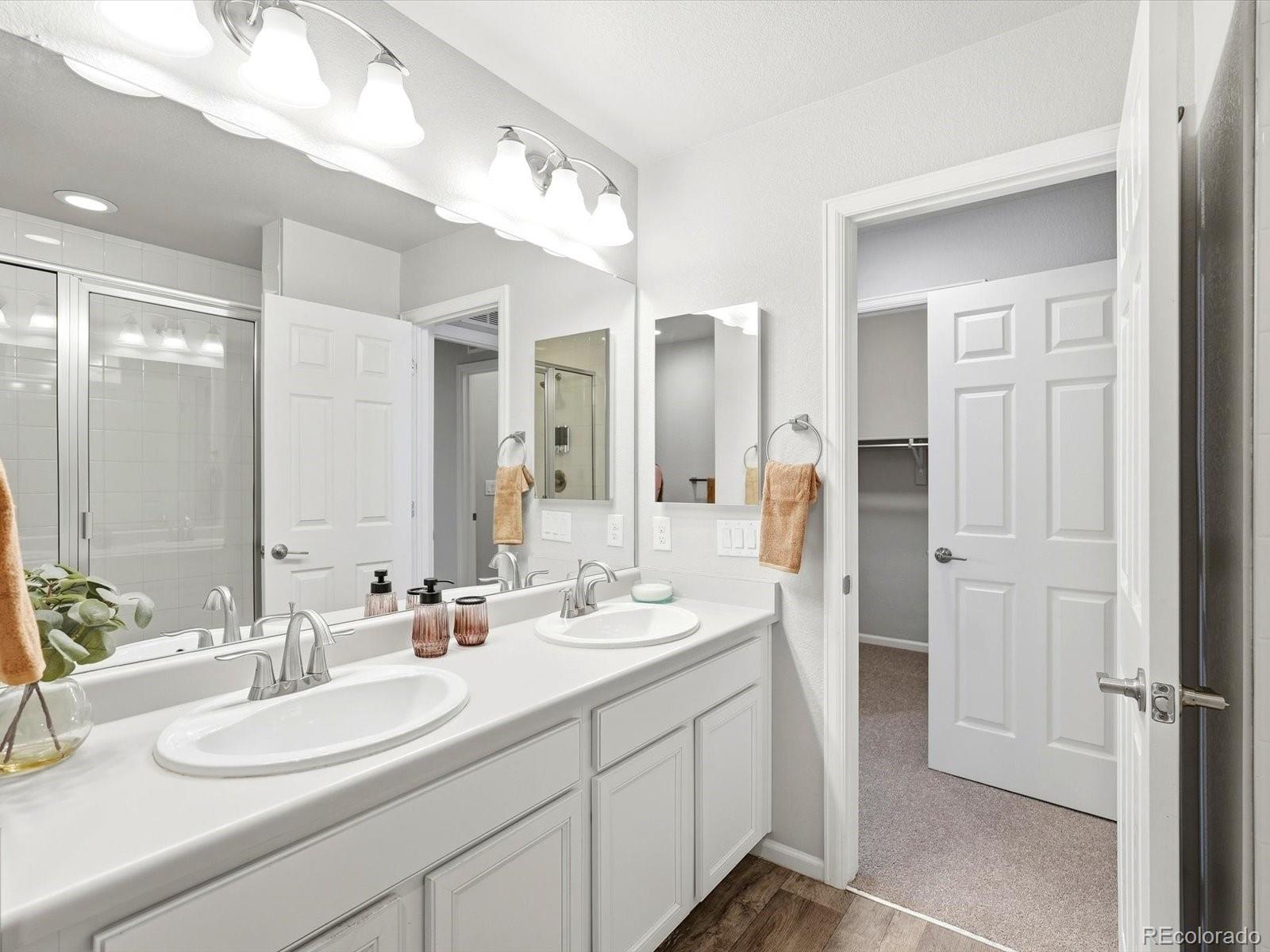 MLS Image #23 for 16035 e elk place,denver, Colorado