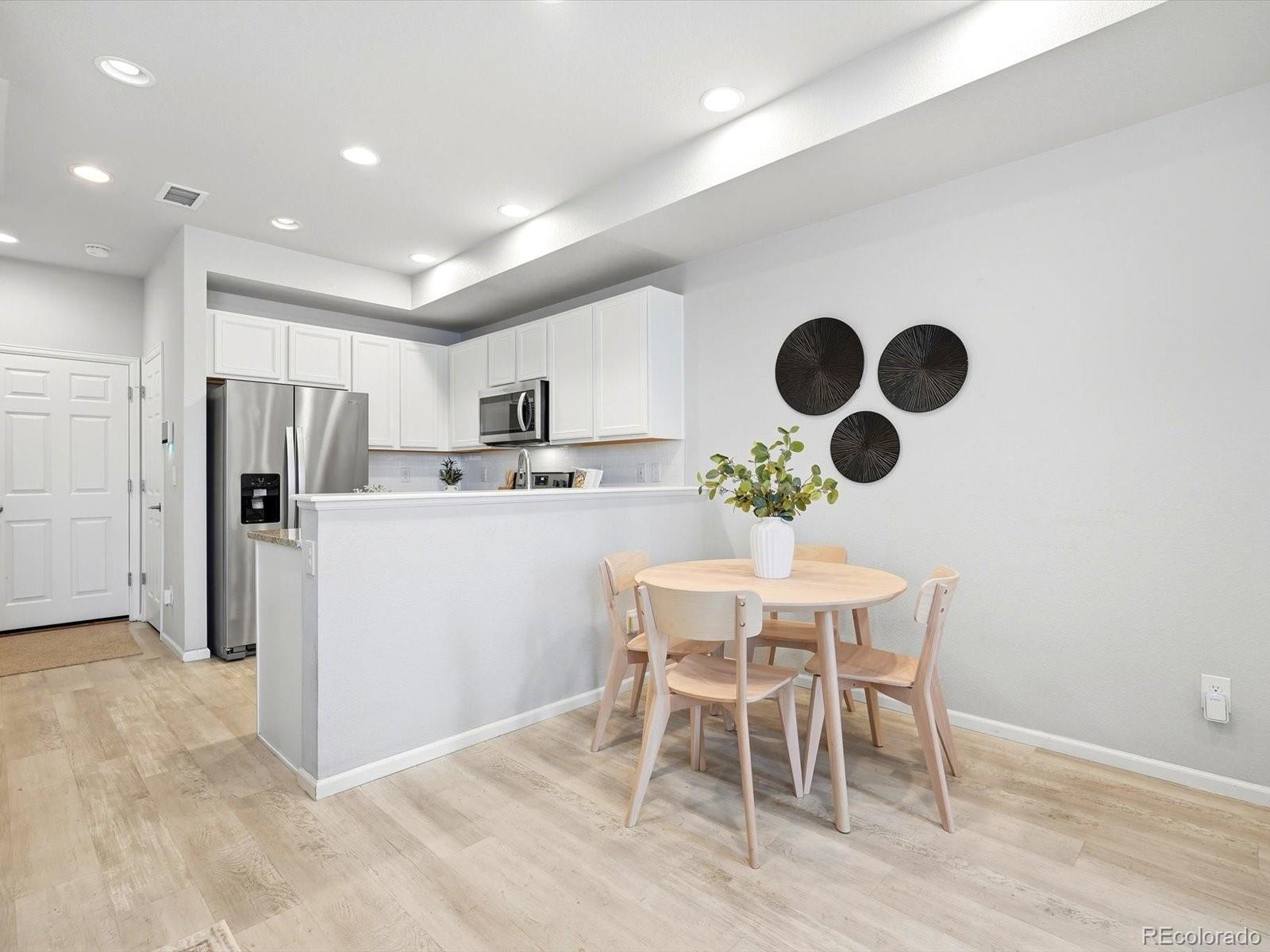 MLS Image #5 for 16035 e elk place,denver, Colorado