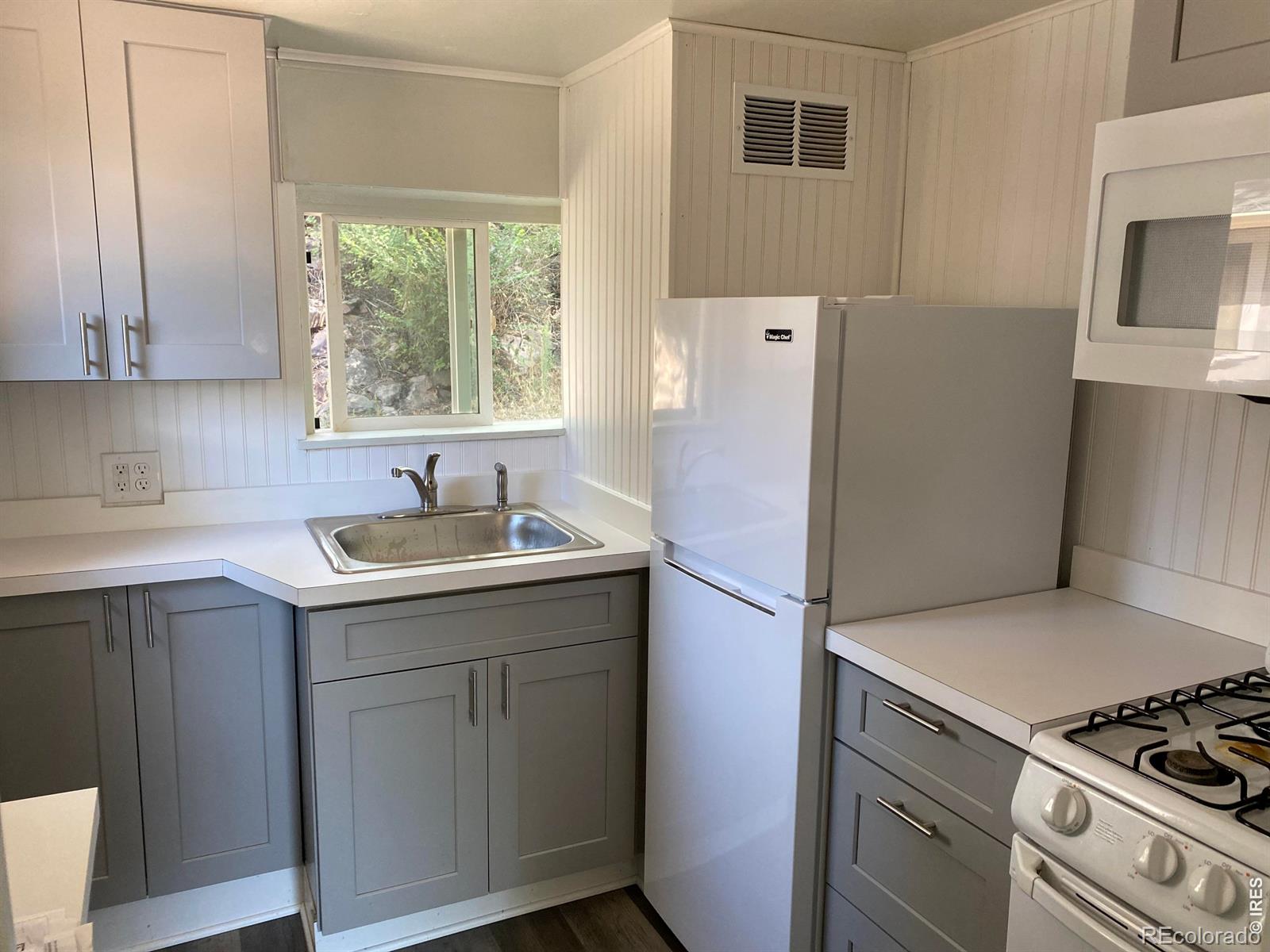 MLS Image #5 for 416  2nd avenue,lyons, Colorado