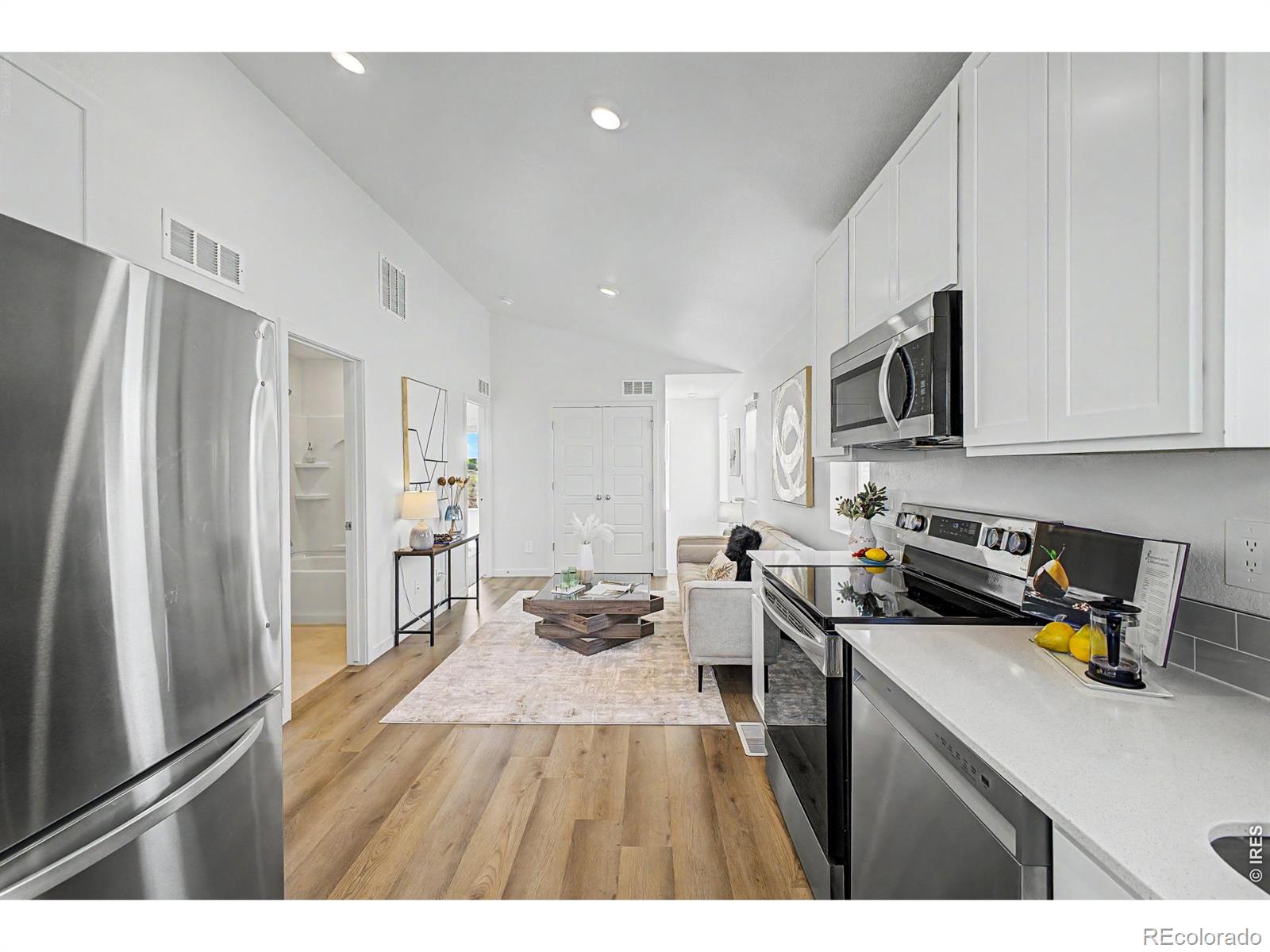 MLS Image #14 for 533  condor way,johnstown, Colorado