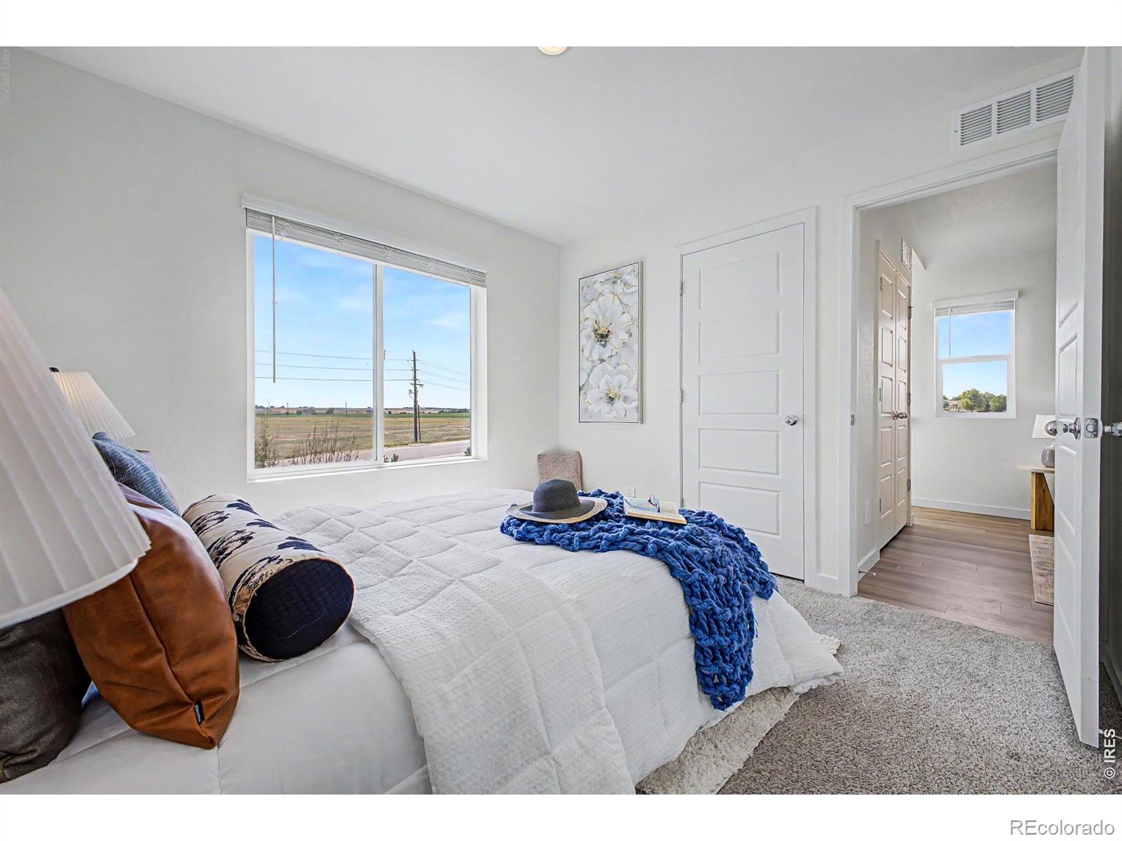 MLS Image #20 for 533  condor way,johnstown, Colorado