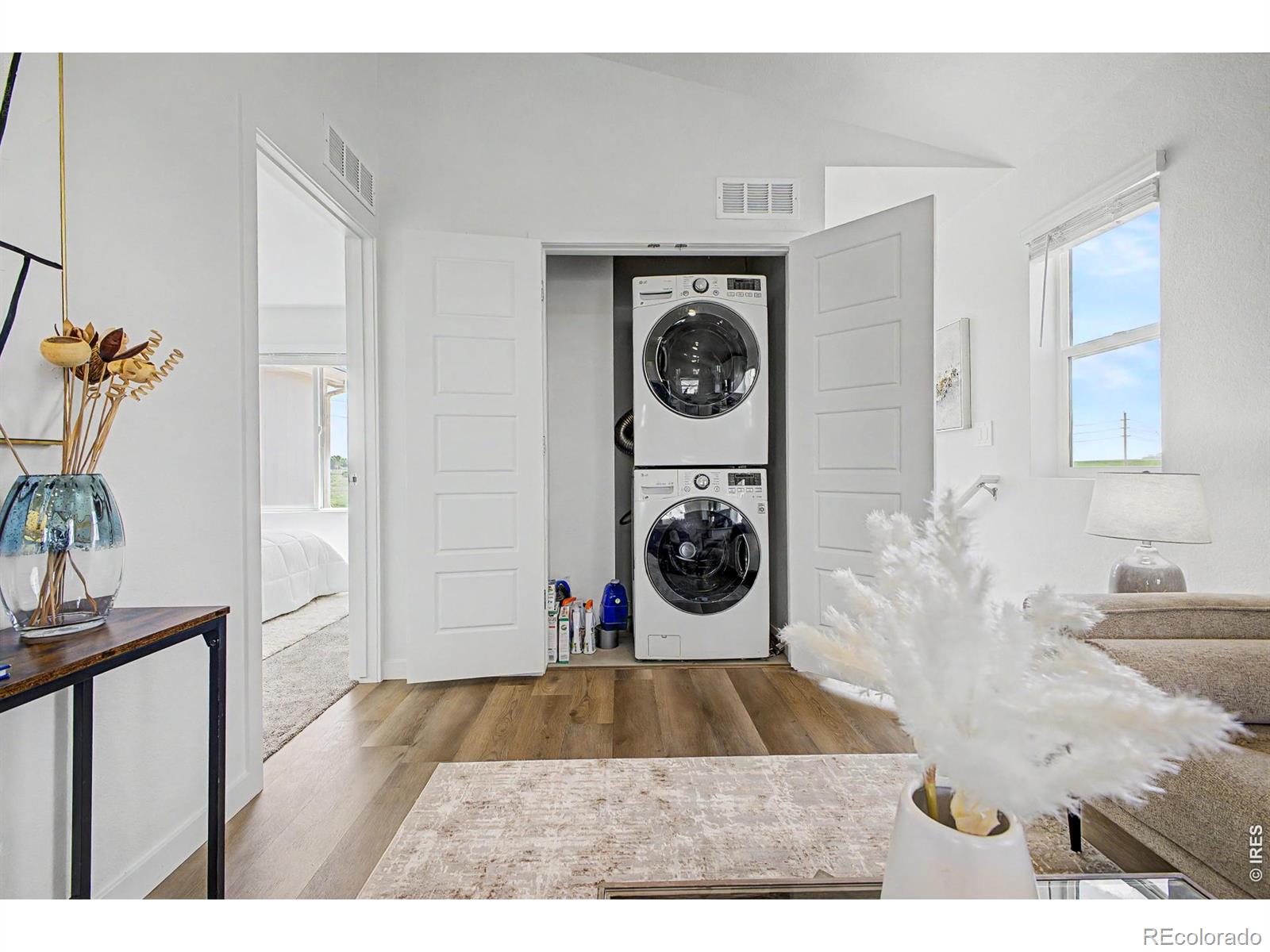 MLS Image #27 for 533  condor way,johnstown, Colorado