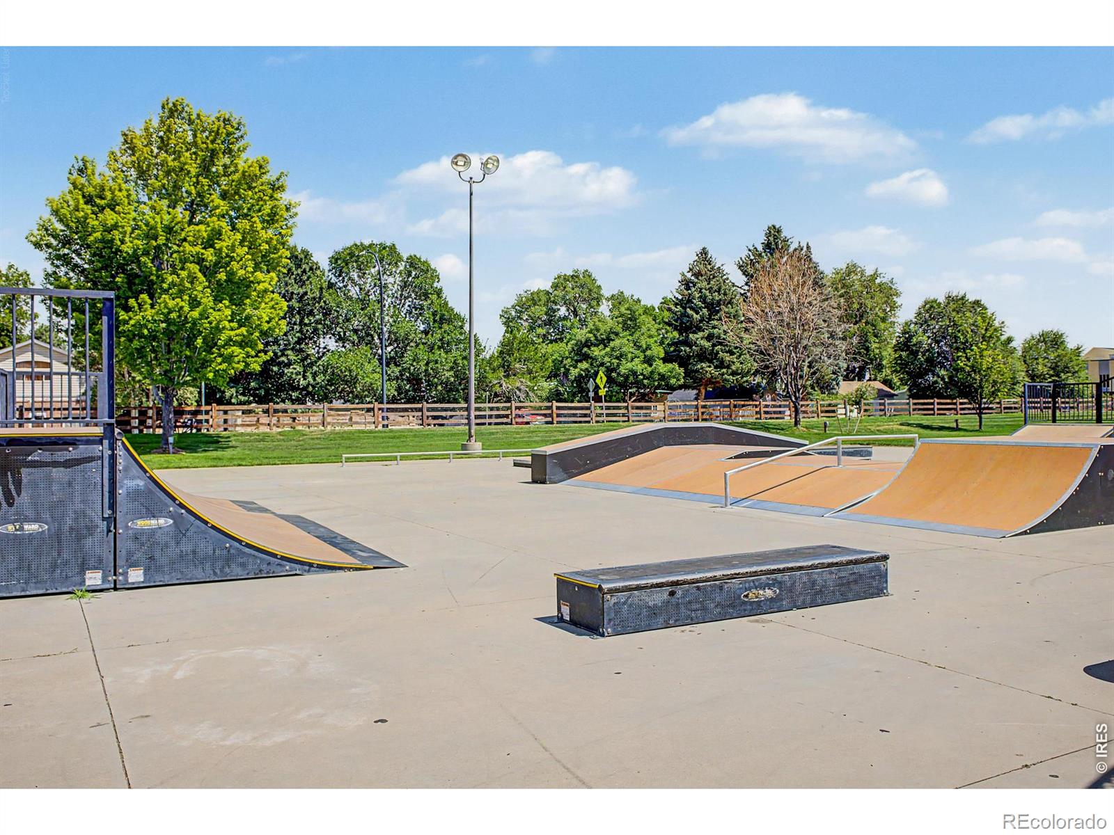 MLS Image #32 for 533  condor way,johnstown, Colorado
