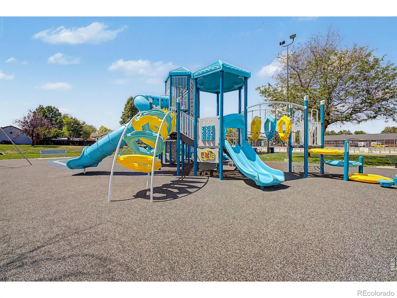 MLS Image #35 for 533  condor way,johnstown, Colorado