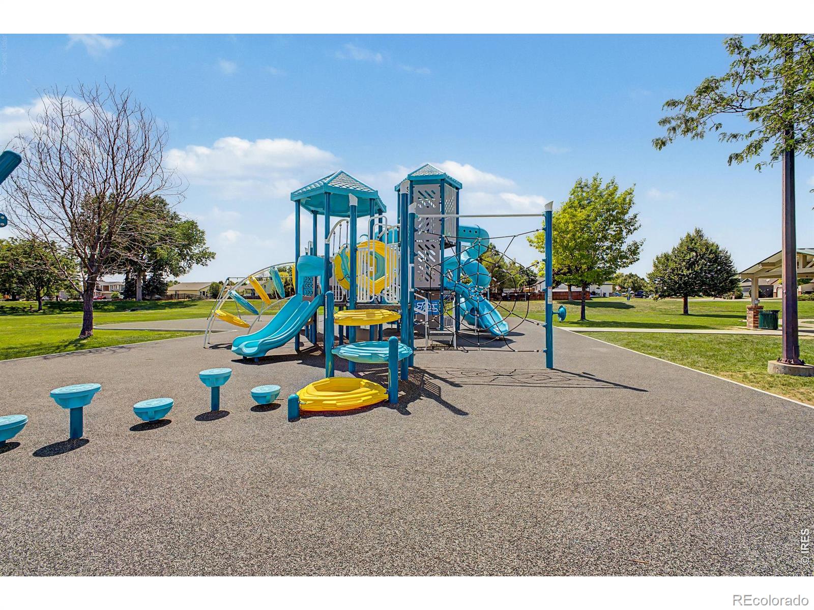 MLS Image #36 for 533  condor way,johnstown, Colorado
