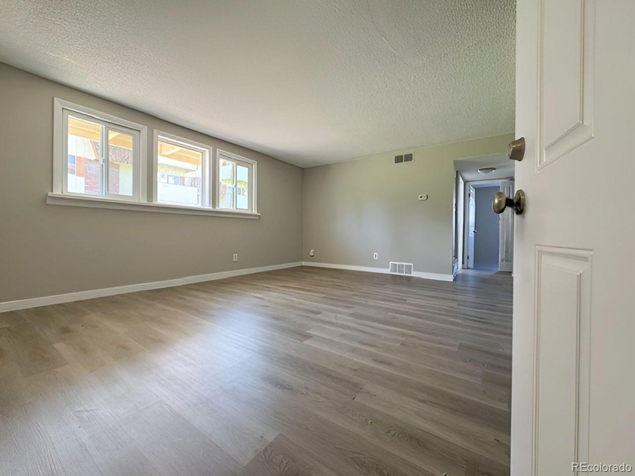 MLS Image #3 for 10211  ura lane,thornton, Colorado