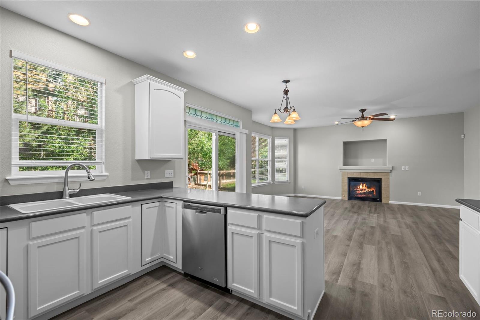 MLS Image #6 for 26017 e frost circle,aurora, Colorado