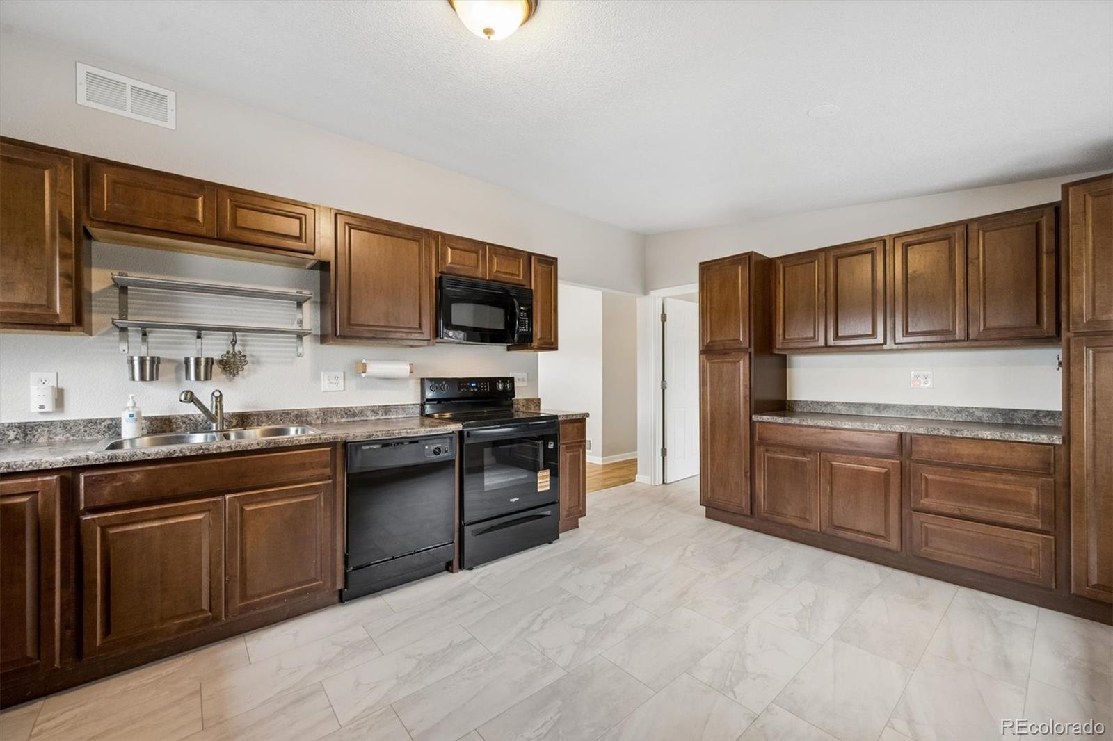 MLS Image #6 for 2201 w 56th place,denver, Colorado