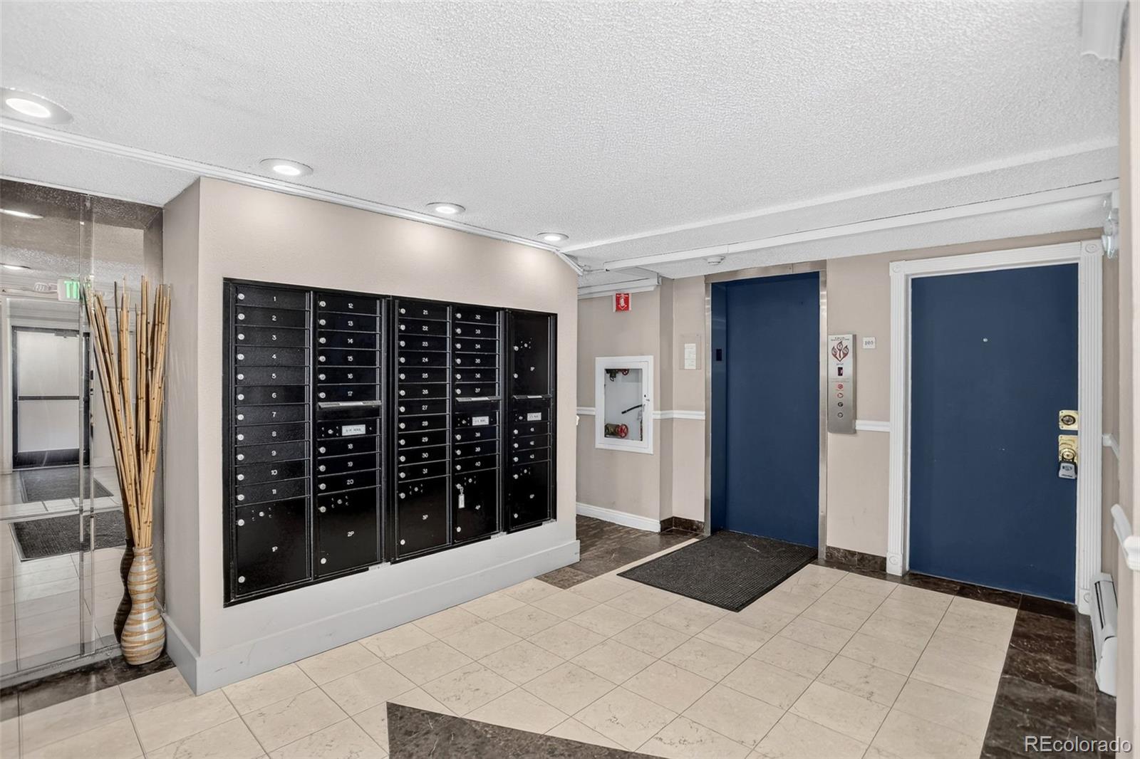 MLS Image #4 for 1125 n washington street,denver, Colorado