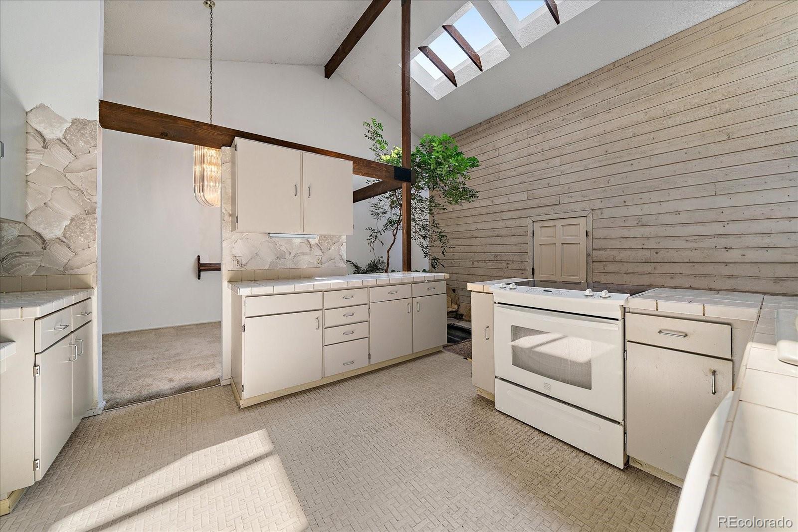 MLS Image #7 for 6305 w 6th avenue,lakewood, Colorado