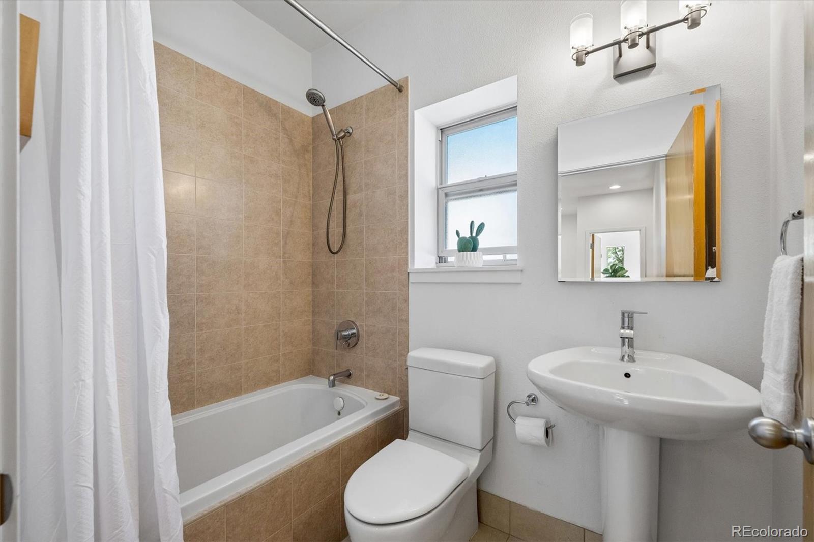 MLS Image #20 for 1616 n gilpin street,denver, Colorado
