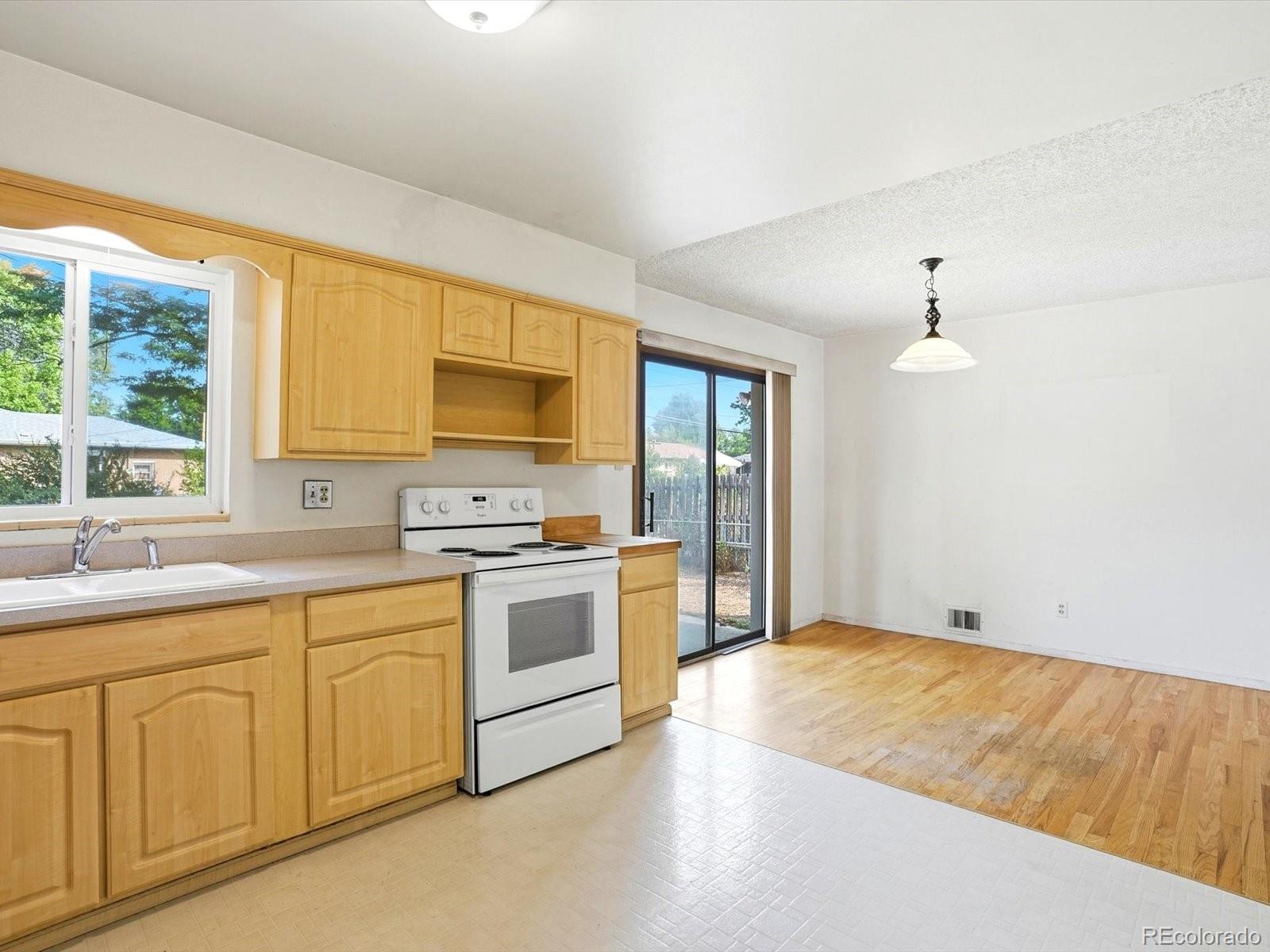 MLS Image #10 for 10191 w 64th avenue,arvada, Colorado