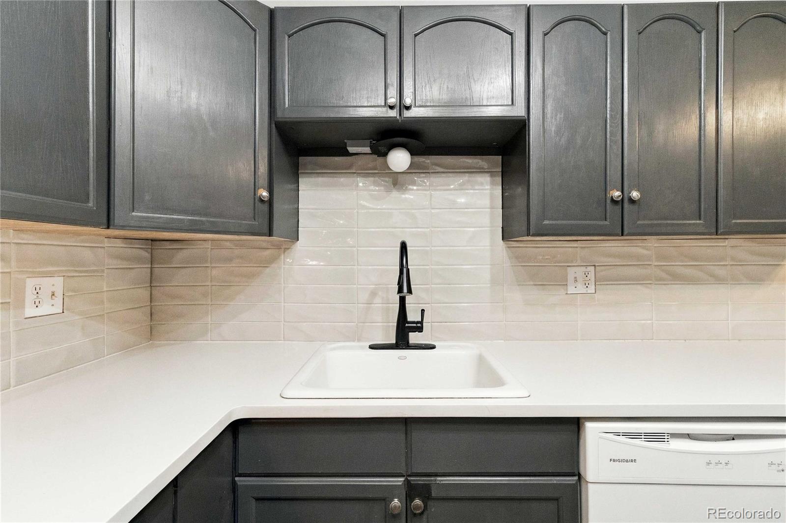 MLS Image #6 for 6930 e girard avenue,denver, Colorado
