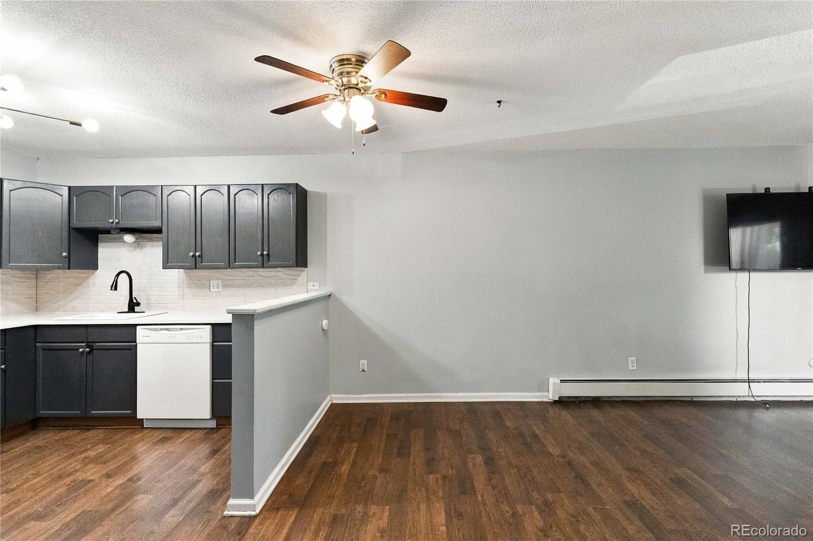 MLS Image #7 for 6930 e girard avenue,denver, Colorado
