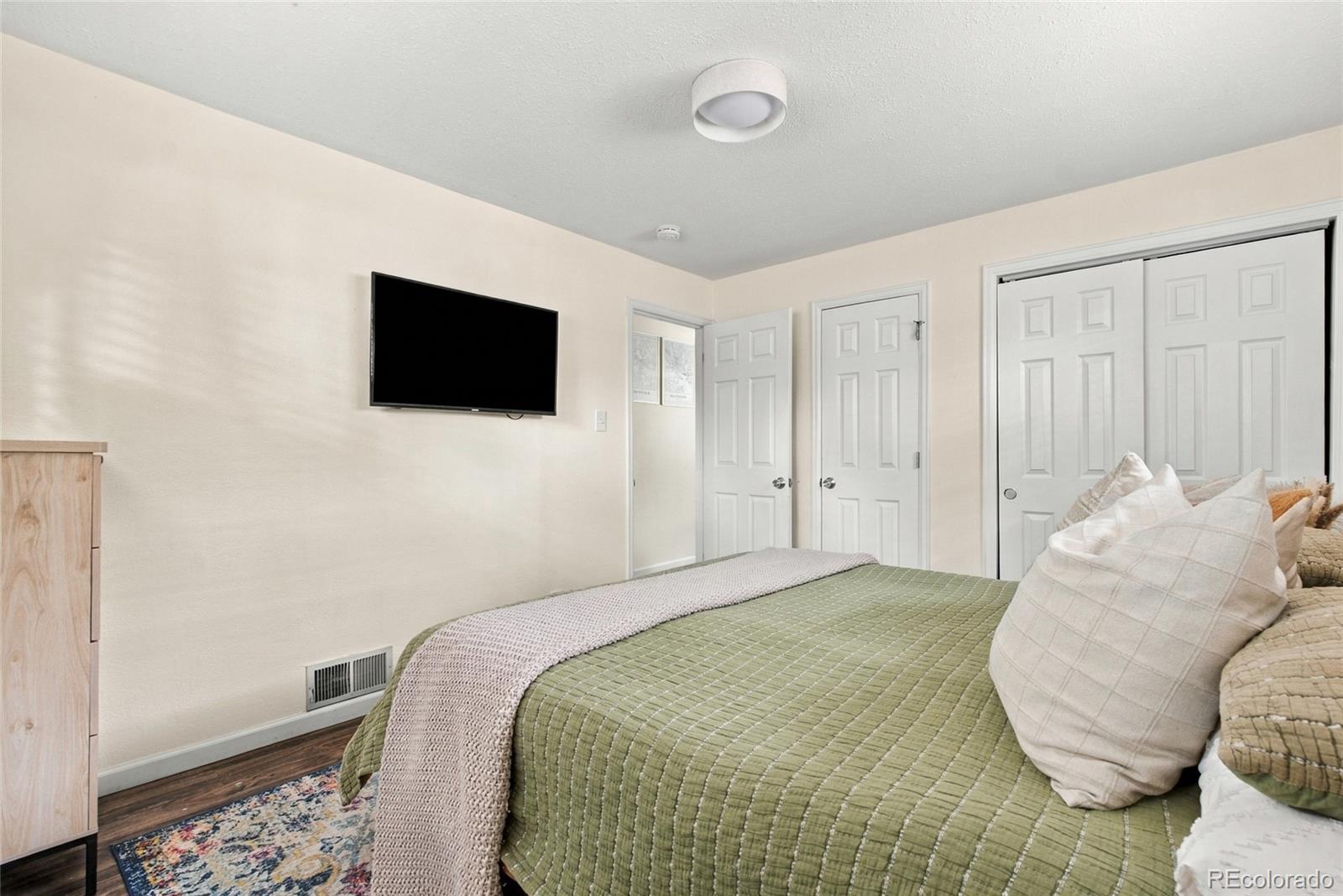MLS Image #13 for 10607  lowry place,aurora, Colorado