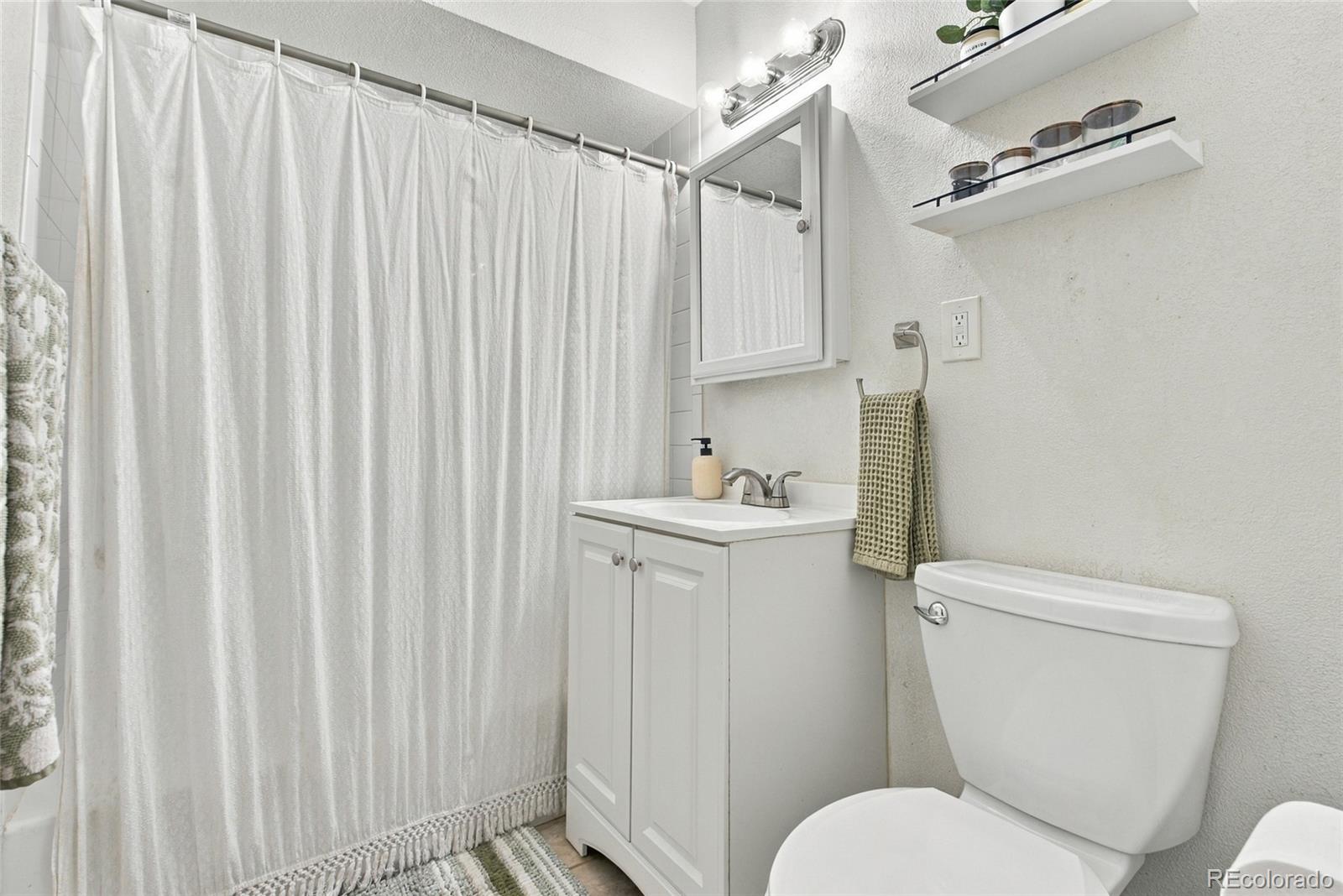 MLS Image #18 for 10607  lowry place,aurora, Colorado