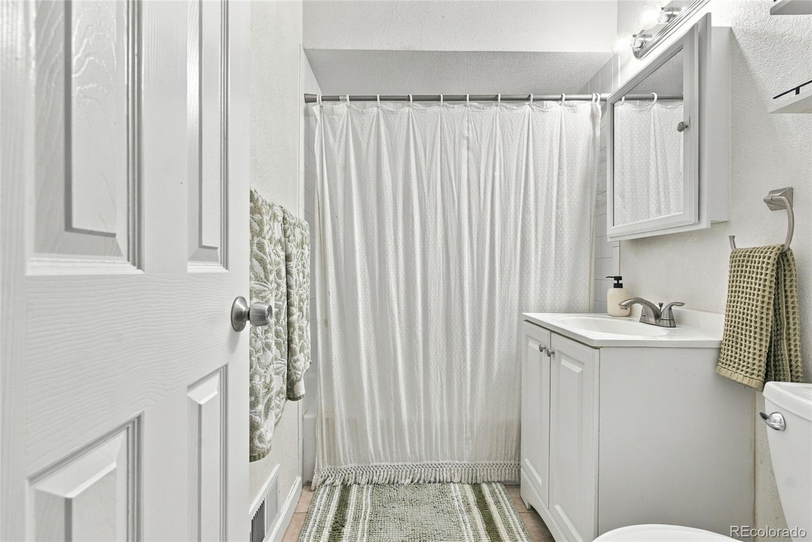 MLS Image #19 for 10607  lowry place,aurora, Colorado