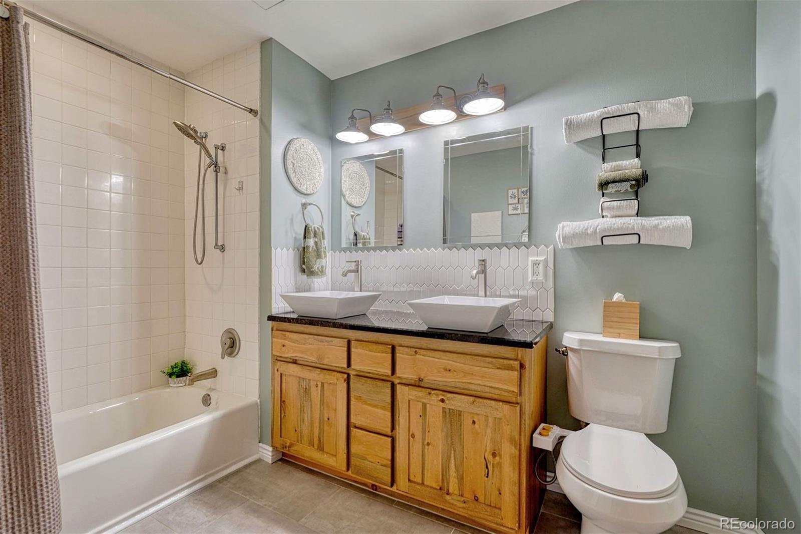 MLS Image #18 for 3100  huron street,denver, Colorado