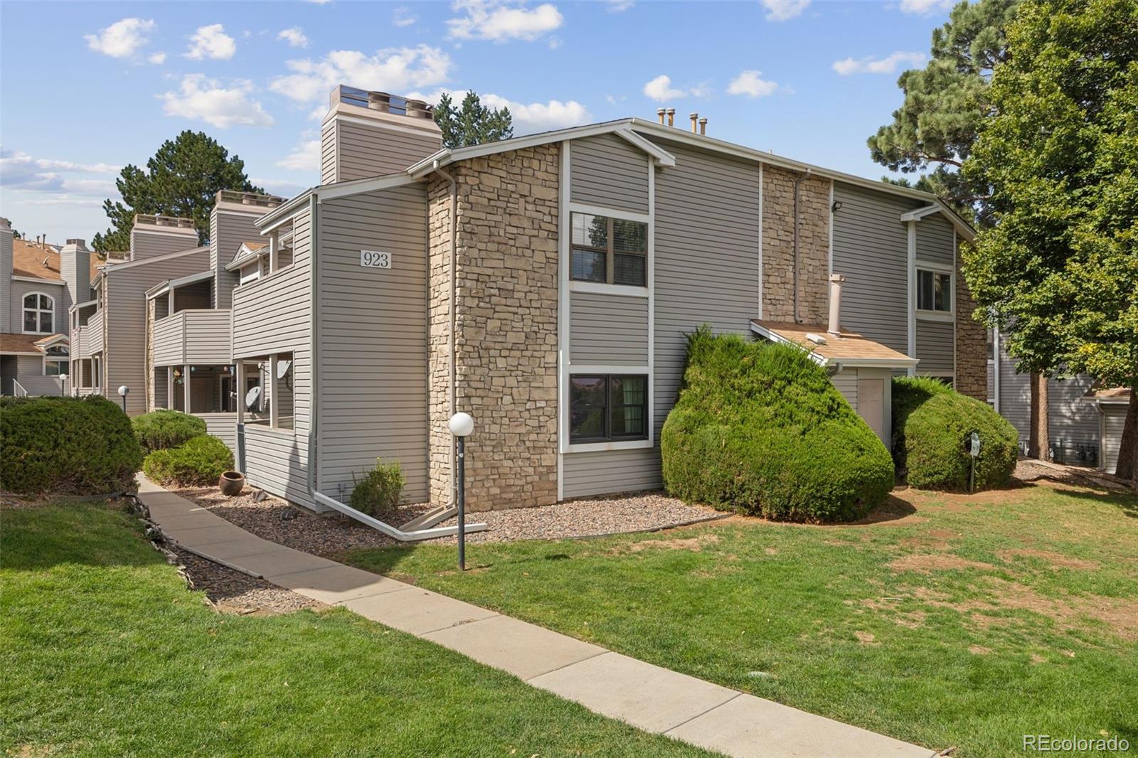 MLS Image #1 for 923 s zeno way,aurora, Colorado