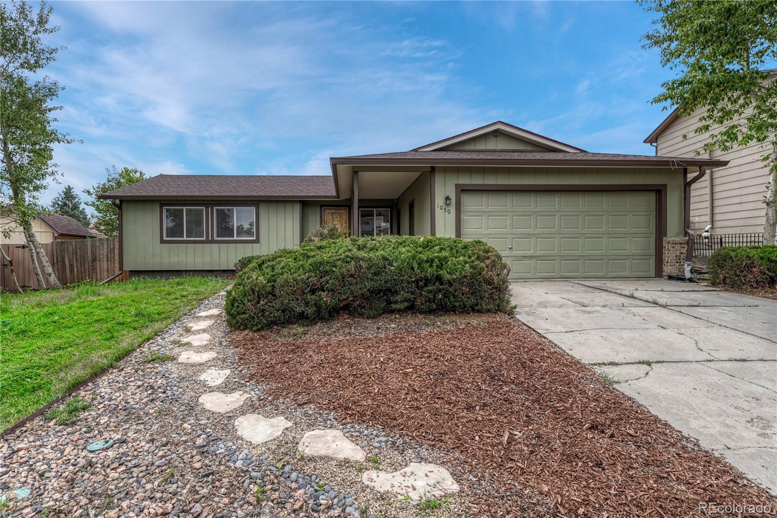 MLS Image #1 for 1050 s waco way,aurora, Colorado