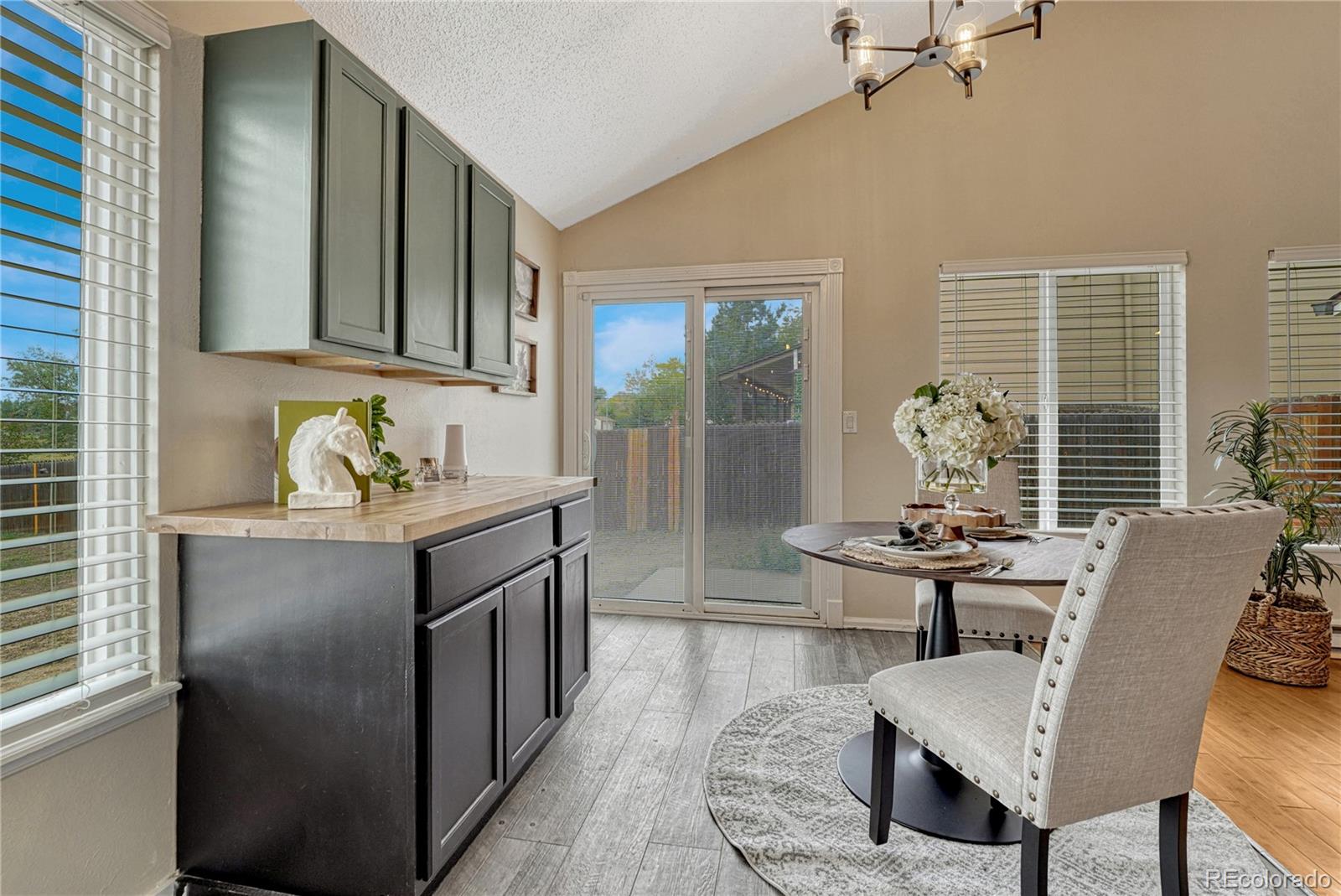 MLS Image #10 for 1050 s waco way,aurora, Colorado