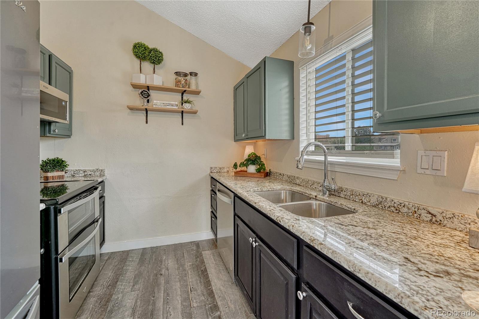 MLS Image #11 for 1050 s waco way,aurora, Colorado