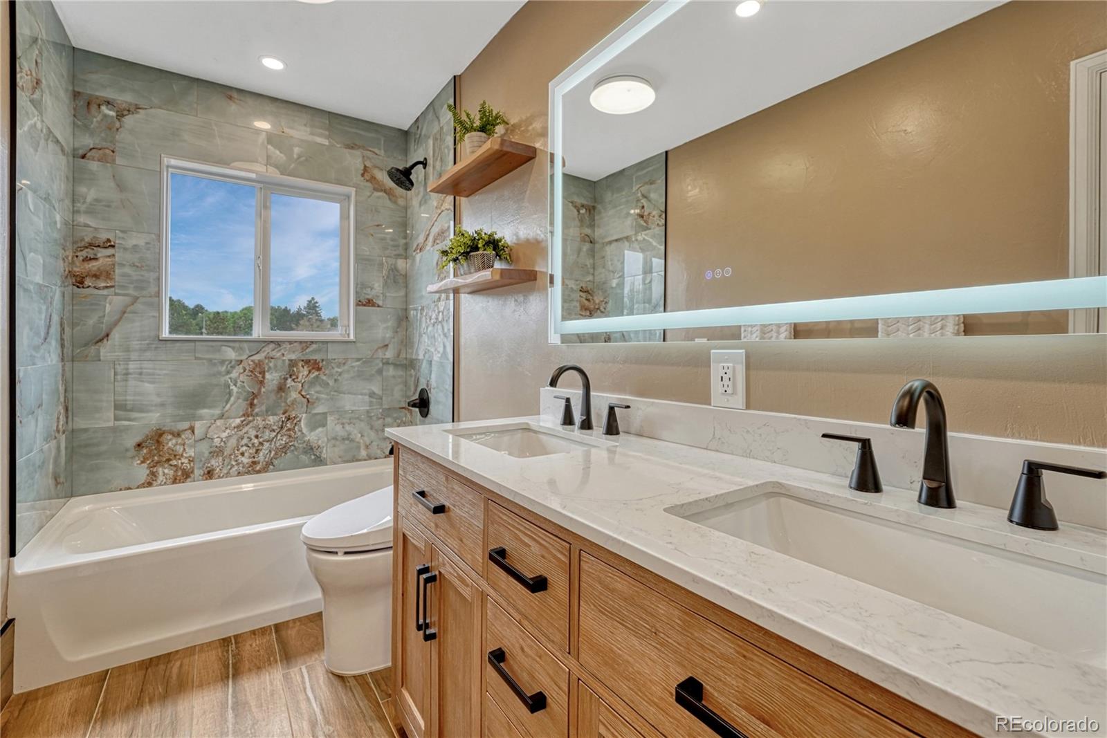 MLS Image #22 for 1050 s waco way,aurora, Colorado