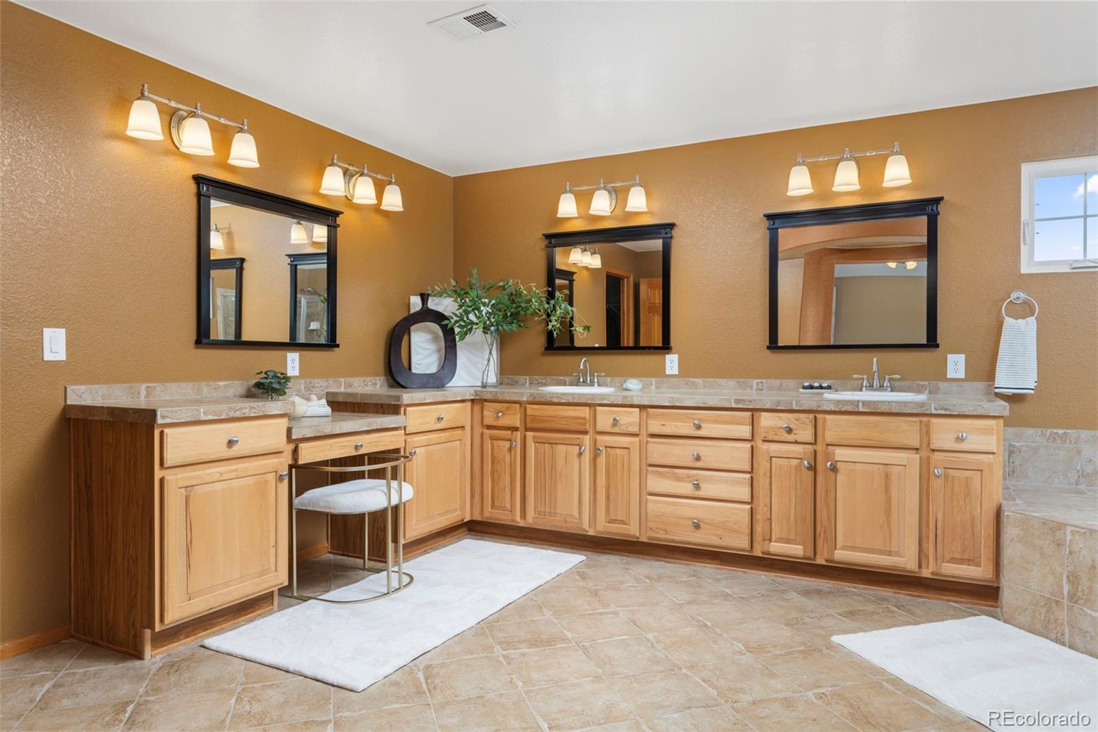 MLS Image #25 for 5344 s haleyville street,aurora, Colorado