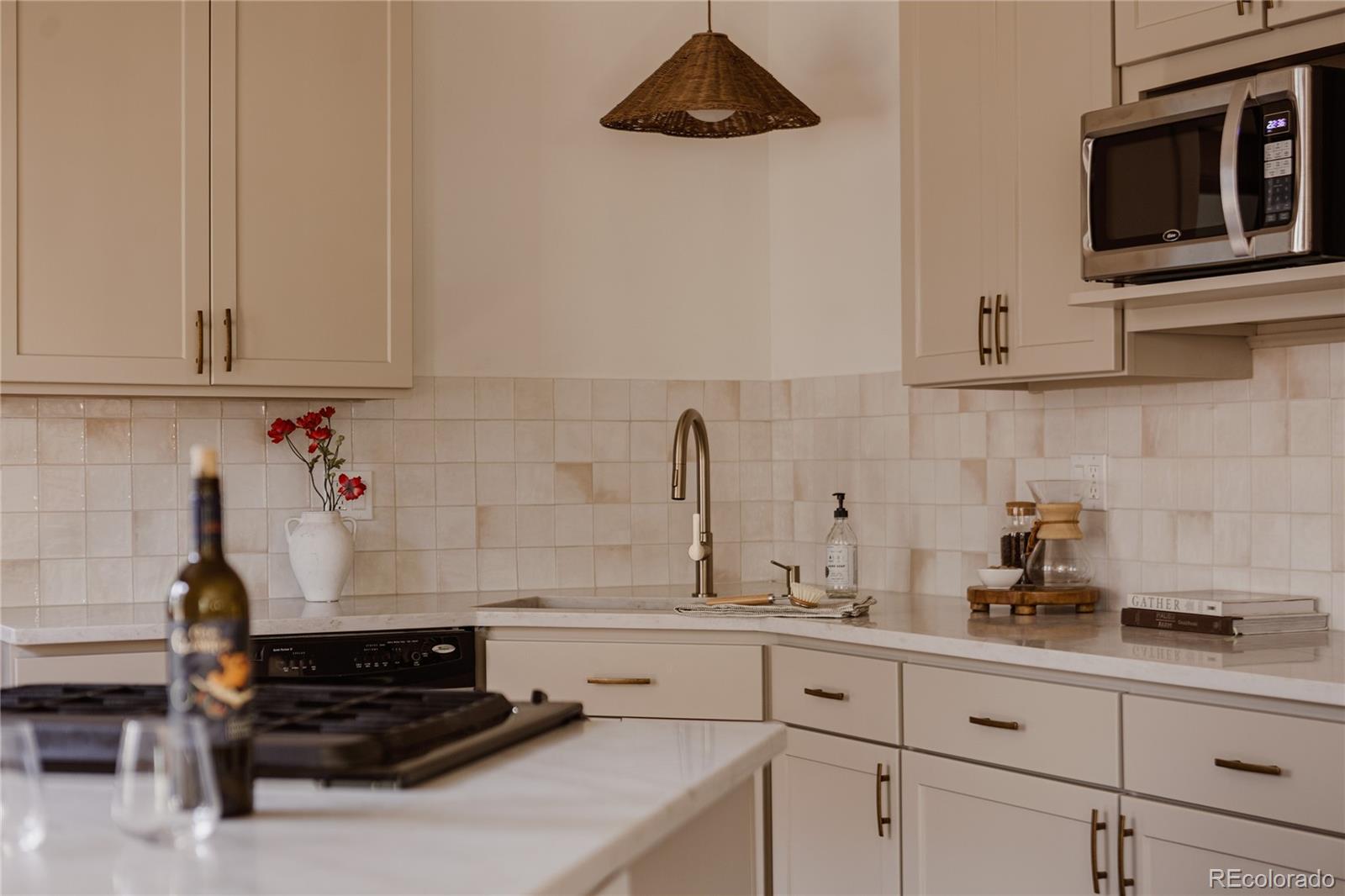 MLS Image #11 for 1521  meade street,denver, Colorado