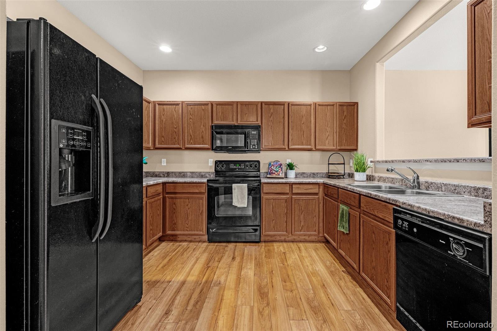 MLS Image #5 for 7470  sandy springs point,fountain, Colorado