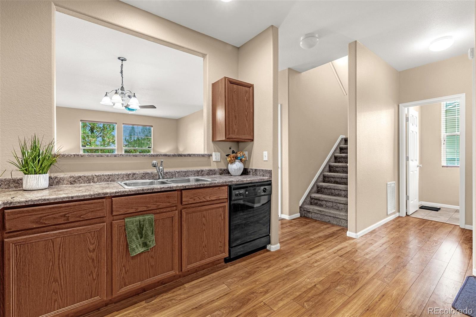 MLS Image #6 for 7470  sandy springs point,fountain, Colorado