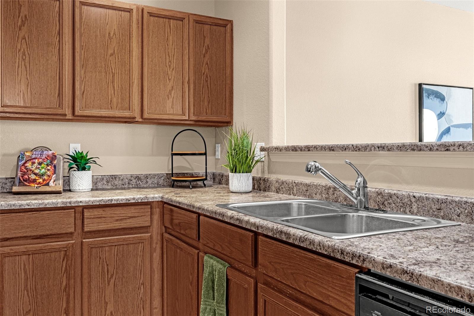 MLS Image #7 for 7470  sandy springs point,fountain, Colorado