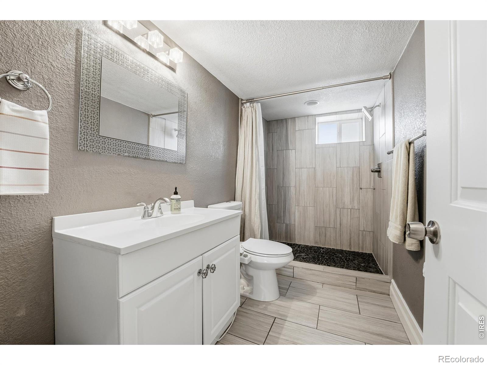 MLS Image #20 for 1866 s lincoln street,denver, Colorado