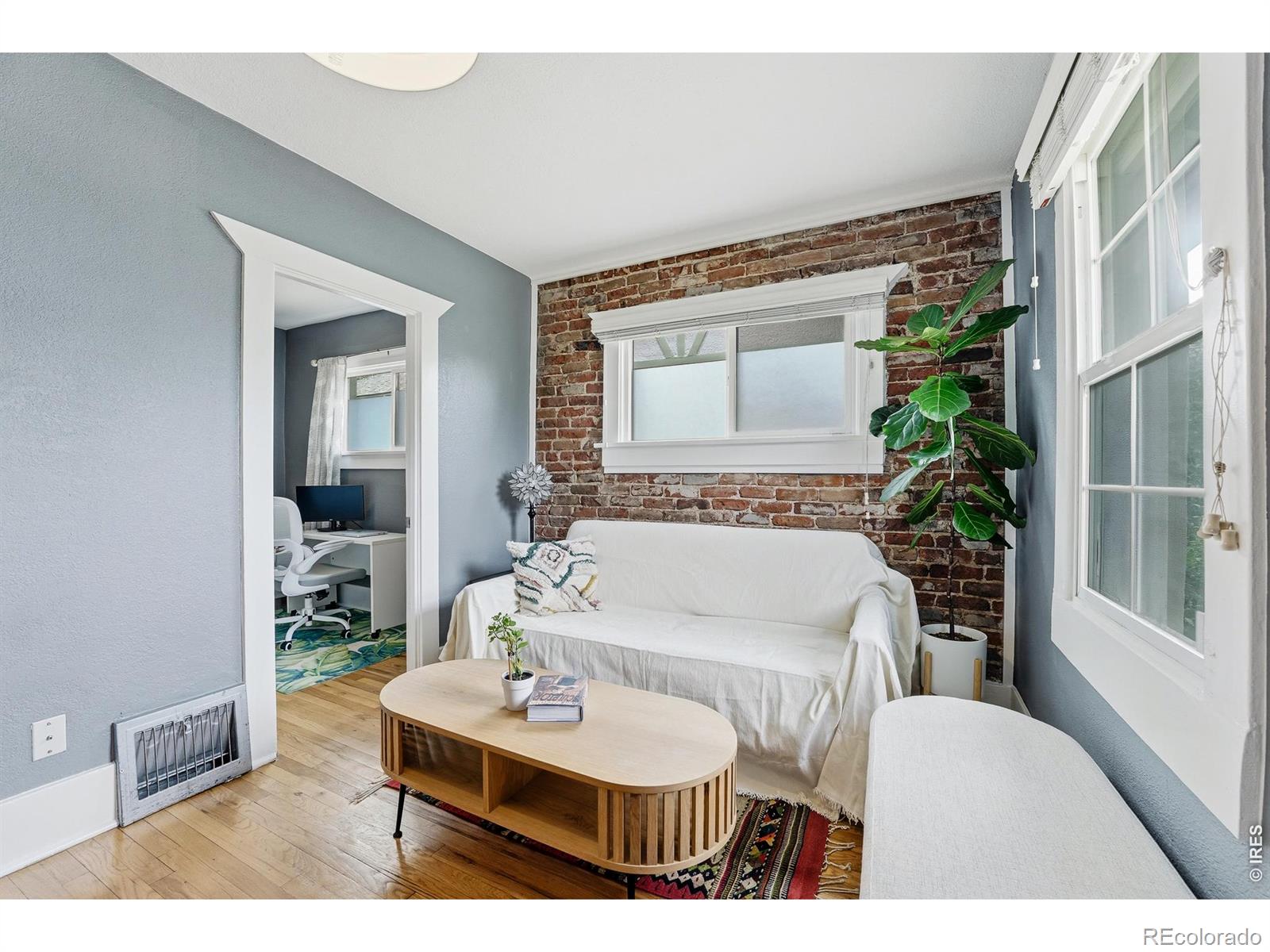 MLS Image #4 for 1866 s lincoln street,denver, Colorado