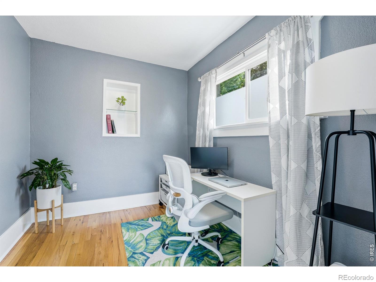 MLS Image #5 for 1866 s lincoln street,denver, Colorado