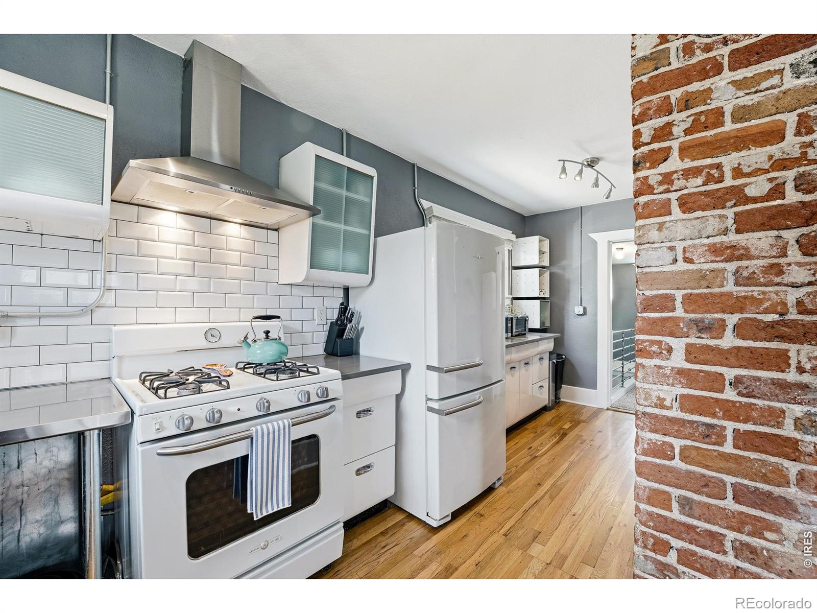 MLS Image #8 for 1866 s lincoln street,denver, Colorado