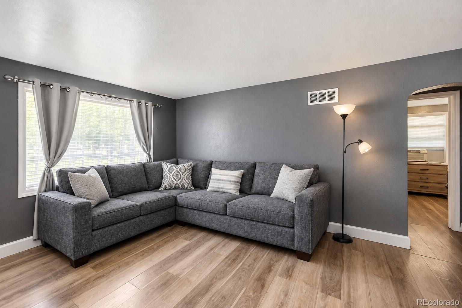 MLS Image #10 for 1270  quebec street,denver, Colorado