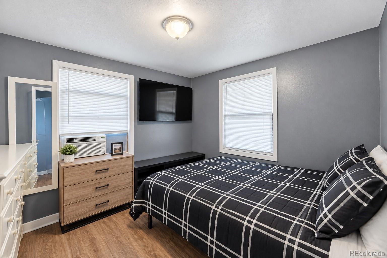 MLS Image #4 for 1270  quebec street,denver, Colorado
