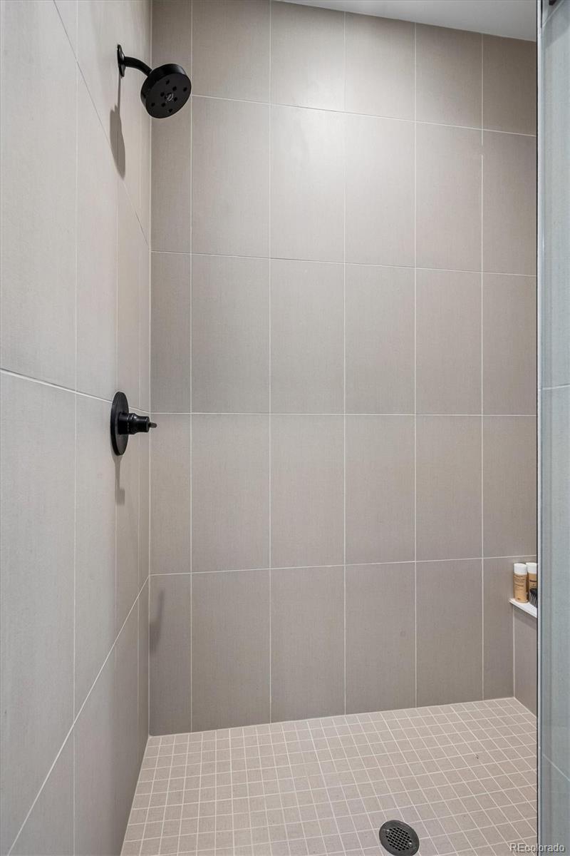 MLS Image #17 for 8260 e 36th avenue,denver, Colorado