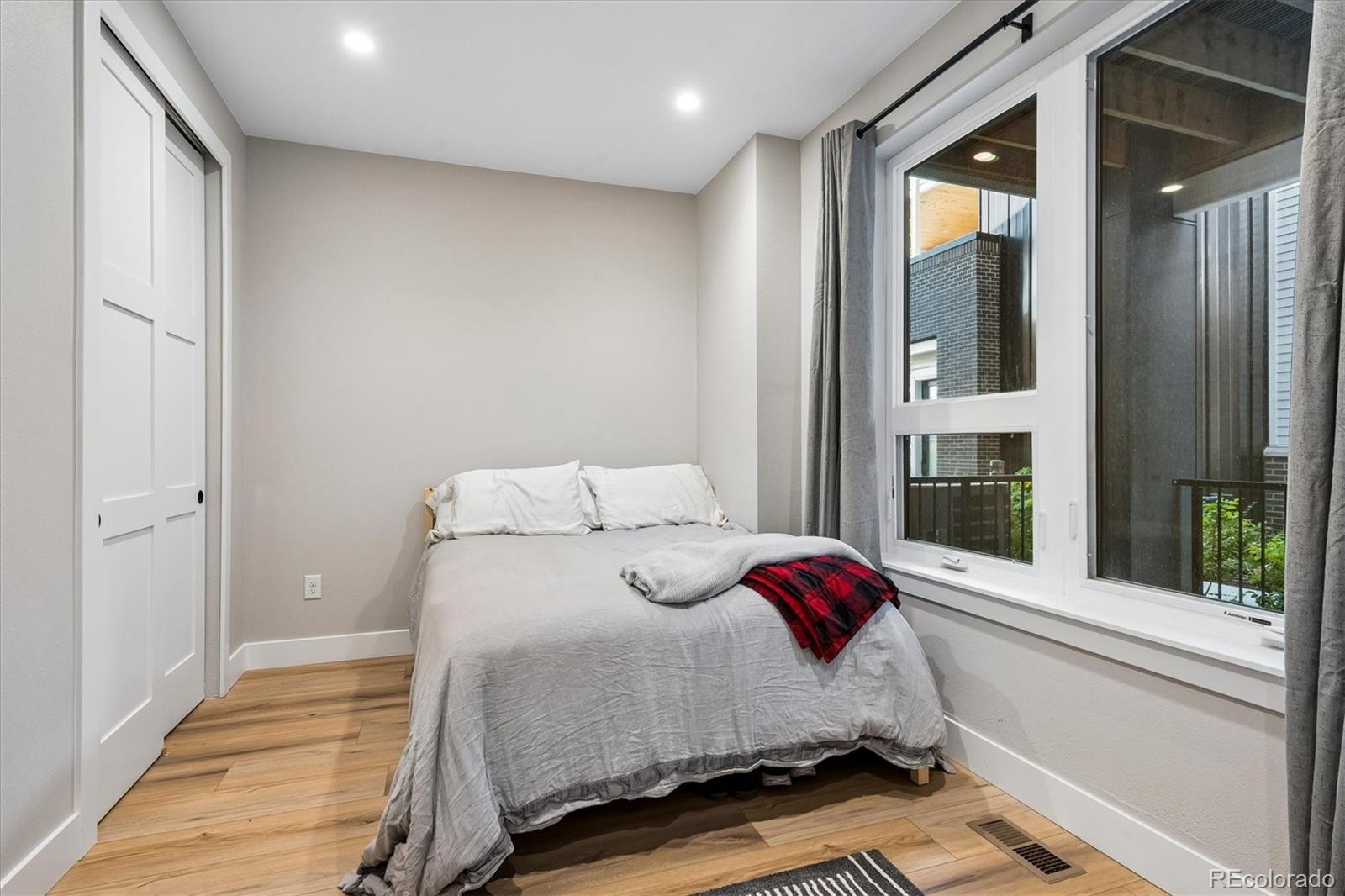 MLS Image #25 for 8260 e 36th avenue,denver, Colorado