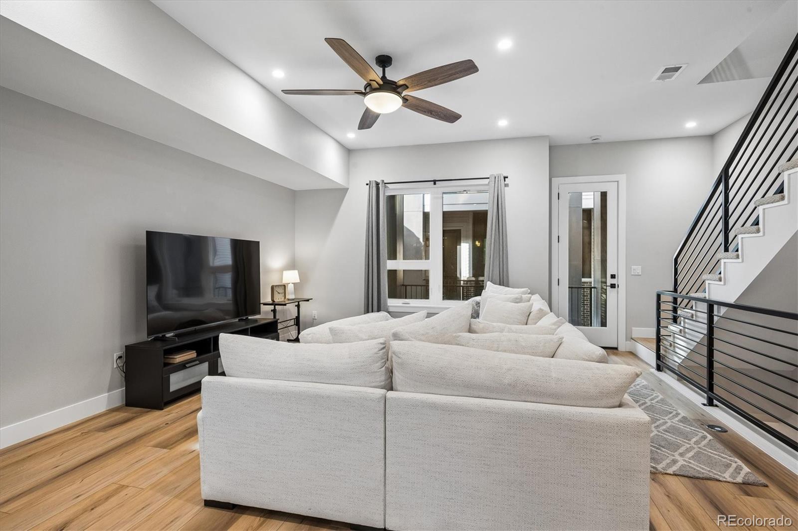 MLS Image #9 for 8260 e 36th avenue,denver, Colorado