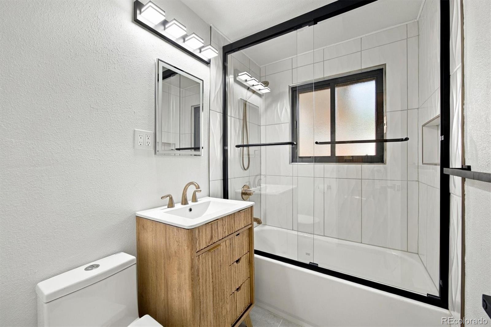 MLS Image #12 for 13899 e 25th avenue,aurora, Colorado