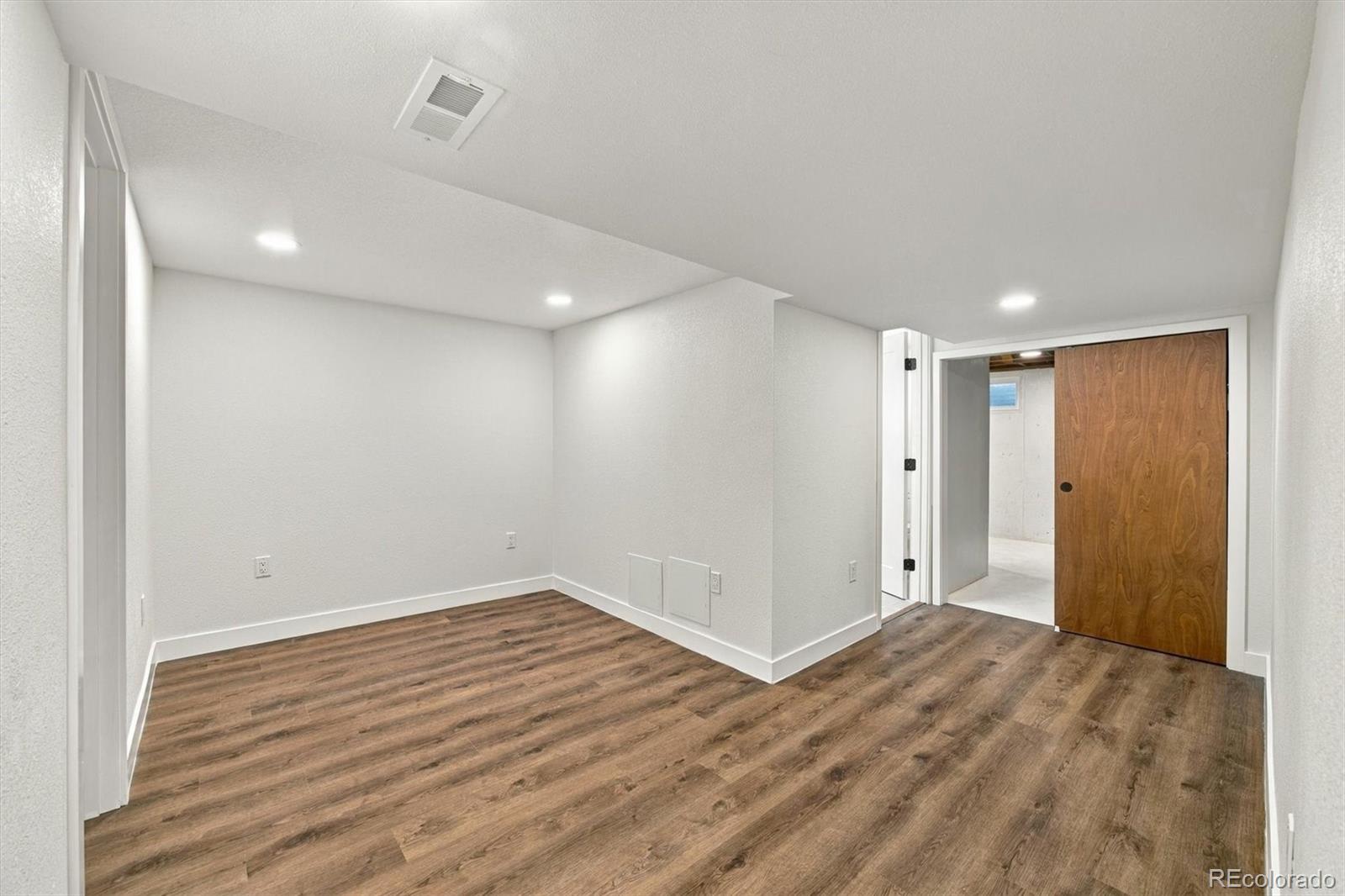 MLS Image #18 for 13899 e 25th avenue,aurora, Colorado