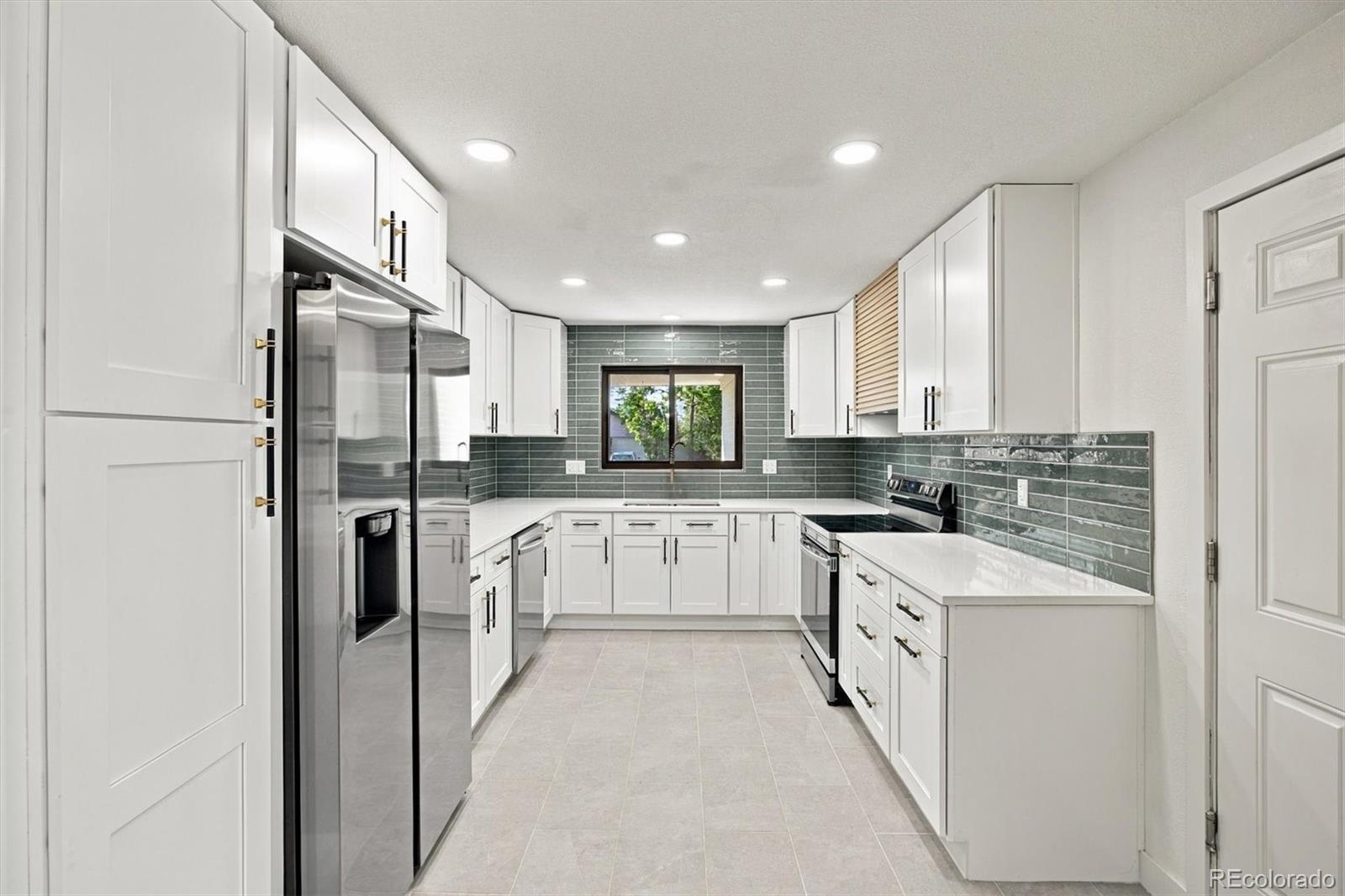 MLS Image #7 for 13899 e 25th avenue,aurora, Colorado