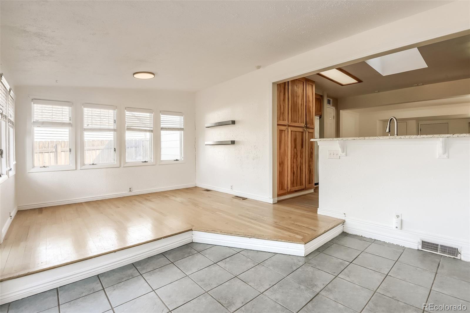MLS Image #7 for 4751 e amherst avenue,denver, Colorado
