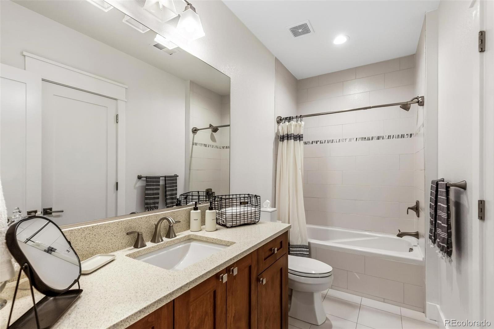 MLS Image #40 for 1511 s milwaukee street,denver, Colorado