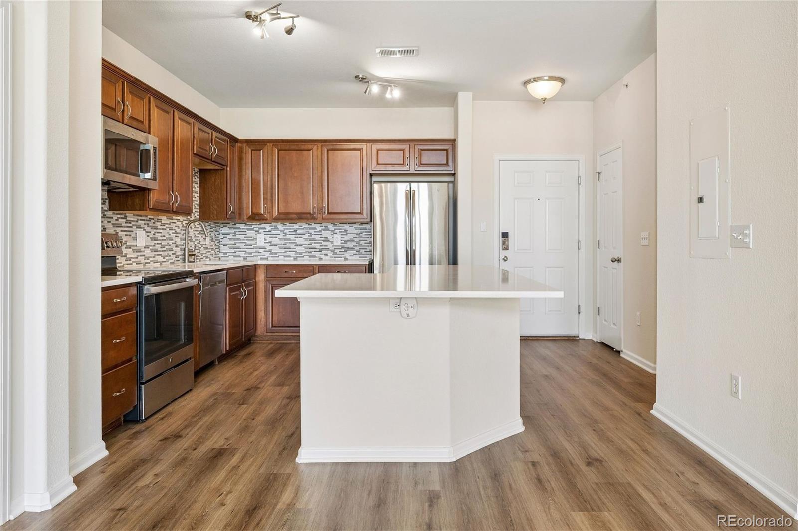 MLS Image #5 for 9633 e 5th avenue,denver, Colorado
