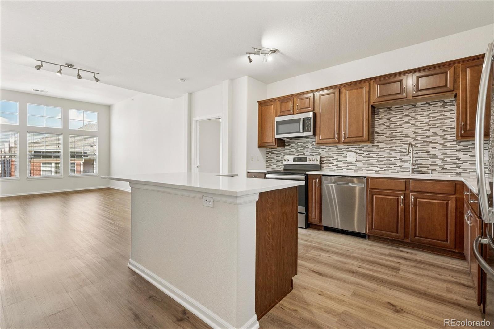 MLS Image #7 for 9633 e 5th avenue,denver, Colorado